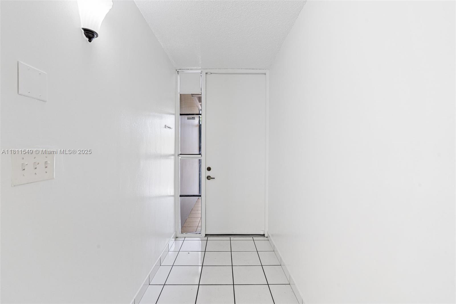 7003 Crown Gate Ct, Miami Lakes, Florida image 6