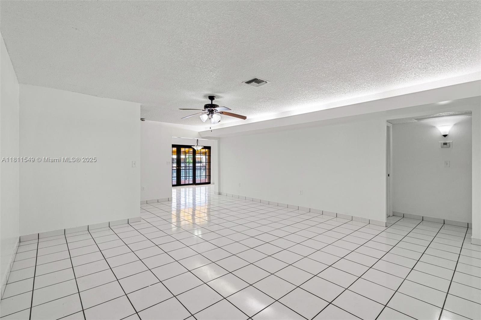 7003 Crown Gate Ct, Miami Lakes, Florida image 7