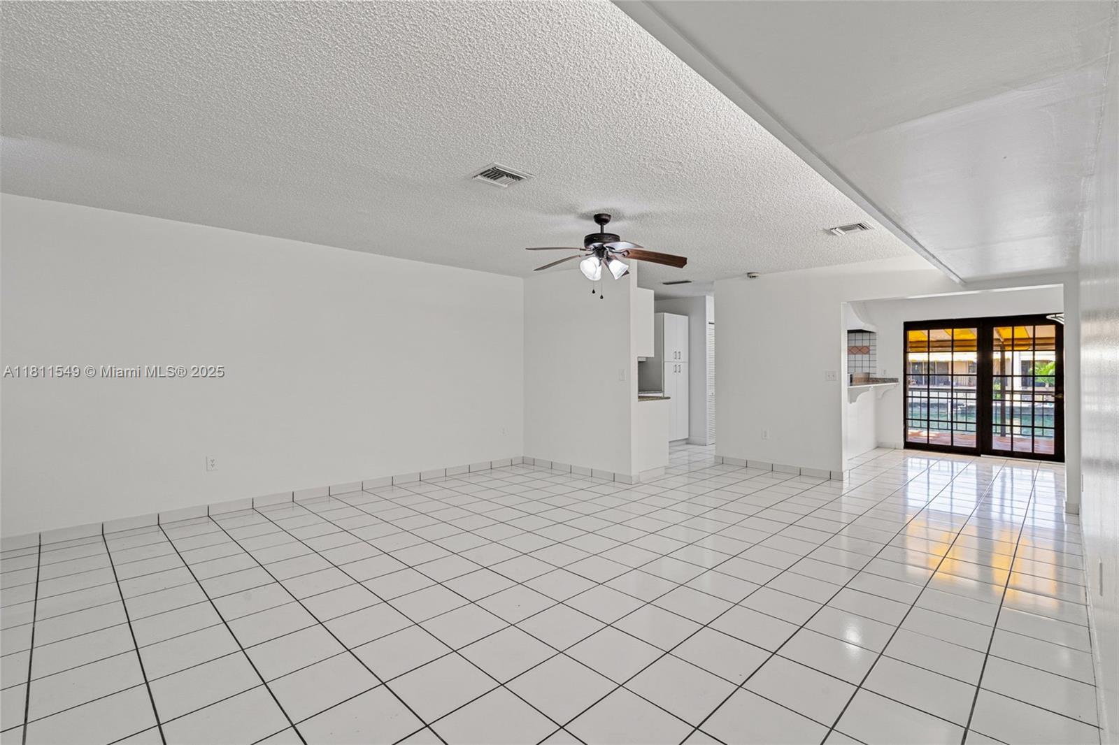 7003 Crown Gate Ct, Miami Lakes, Florida image 8