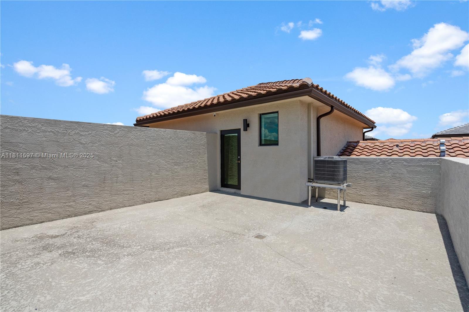 8338 NW 45th St, Doral, Florida image 27