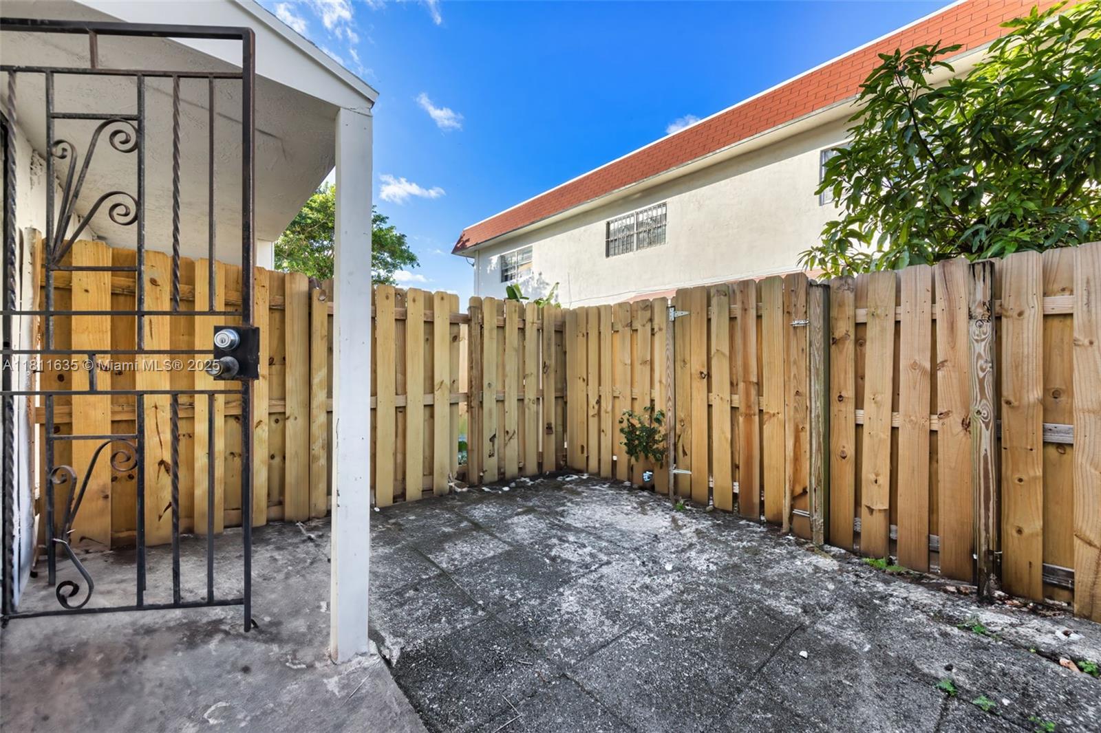 1461 NE 150th St #103, Miami, Florida image 16
