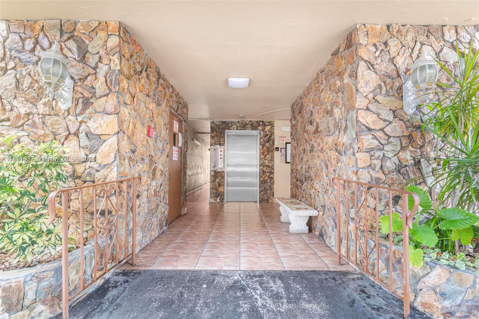 500 NE 12th Ave #407, Hallandale Beach, Florida image 3