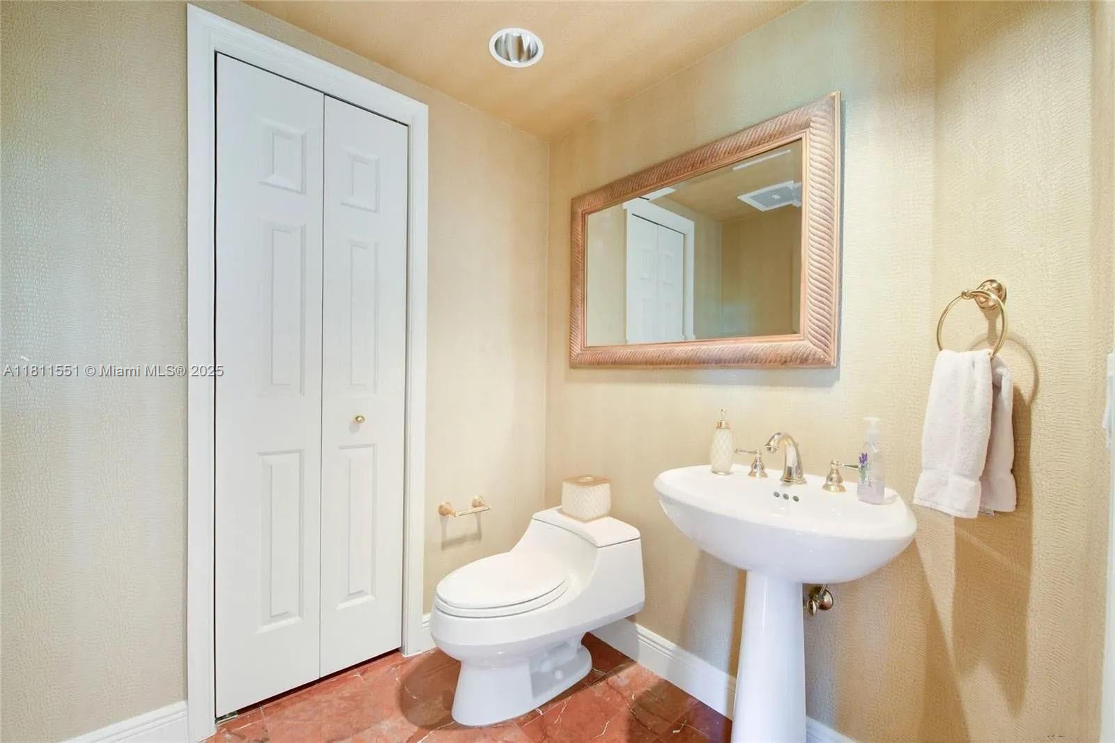13627 Deering Bay Dr #402, Coral Gables, Florida image 38