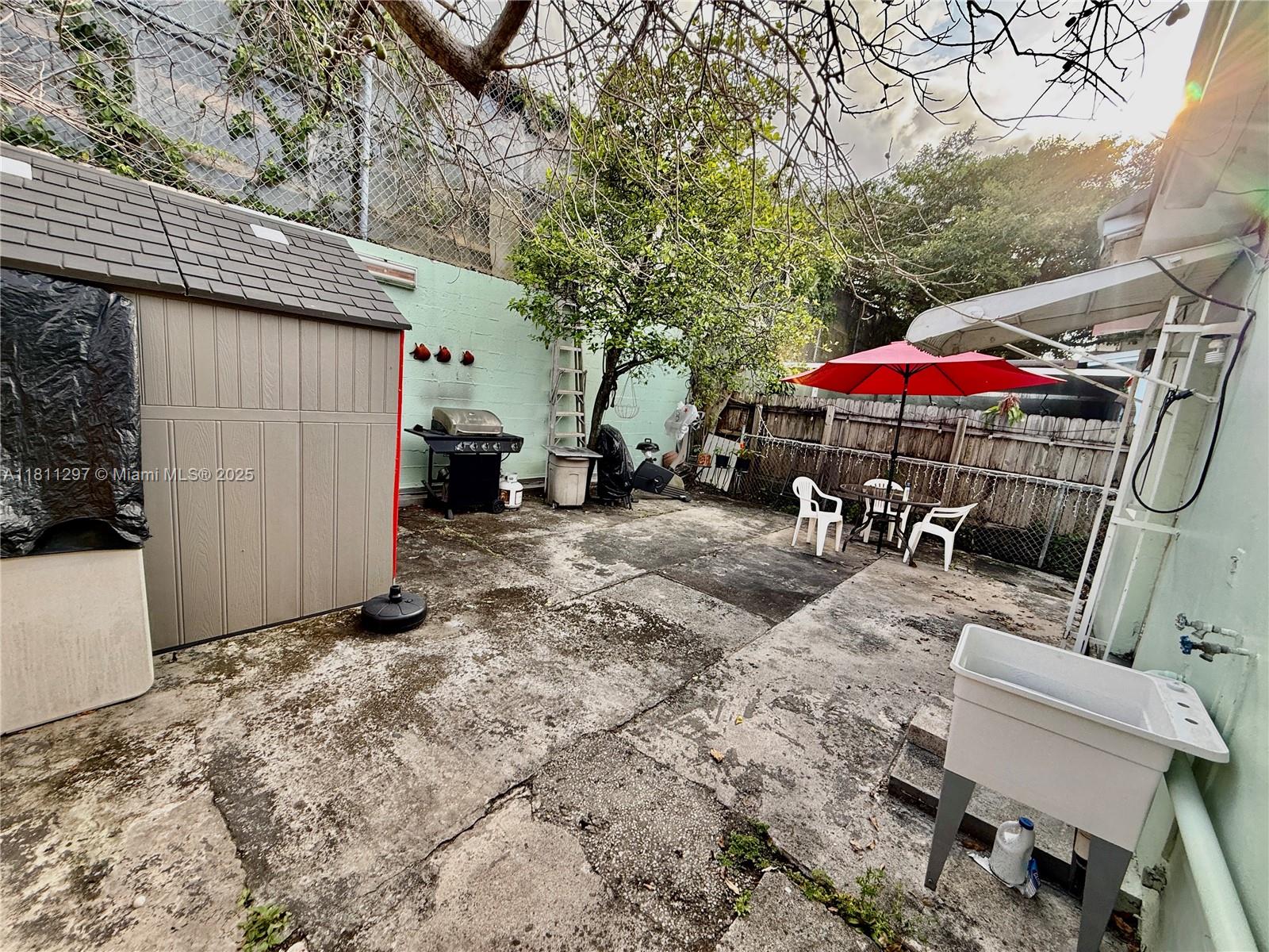 1060 NW 24th St, Miami, Florida image 21