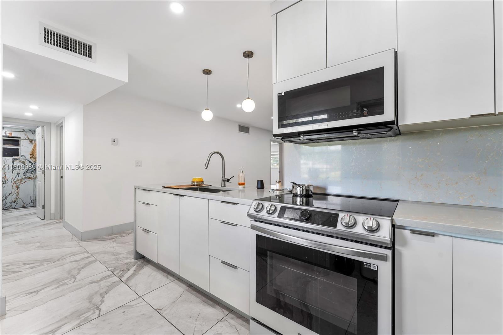 4140 NW 44th Ave #114, Lauderdale Lakes, Florida image 7