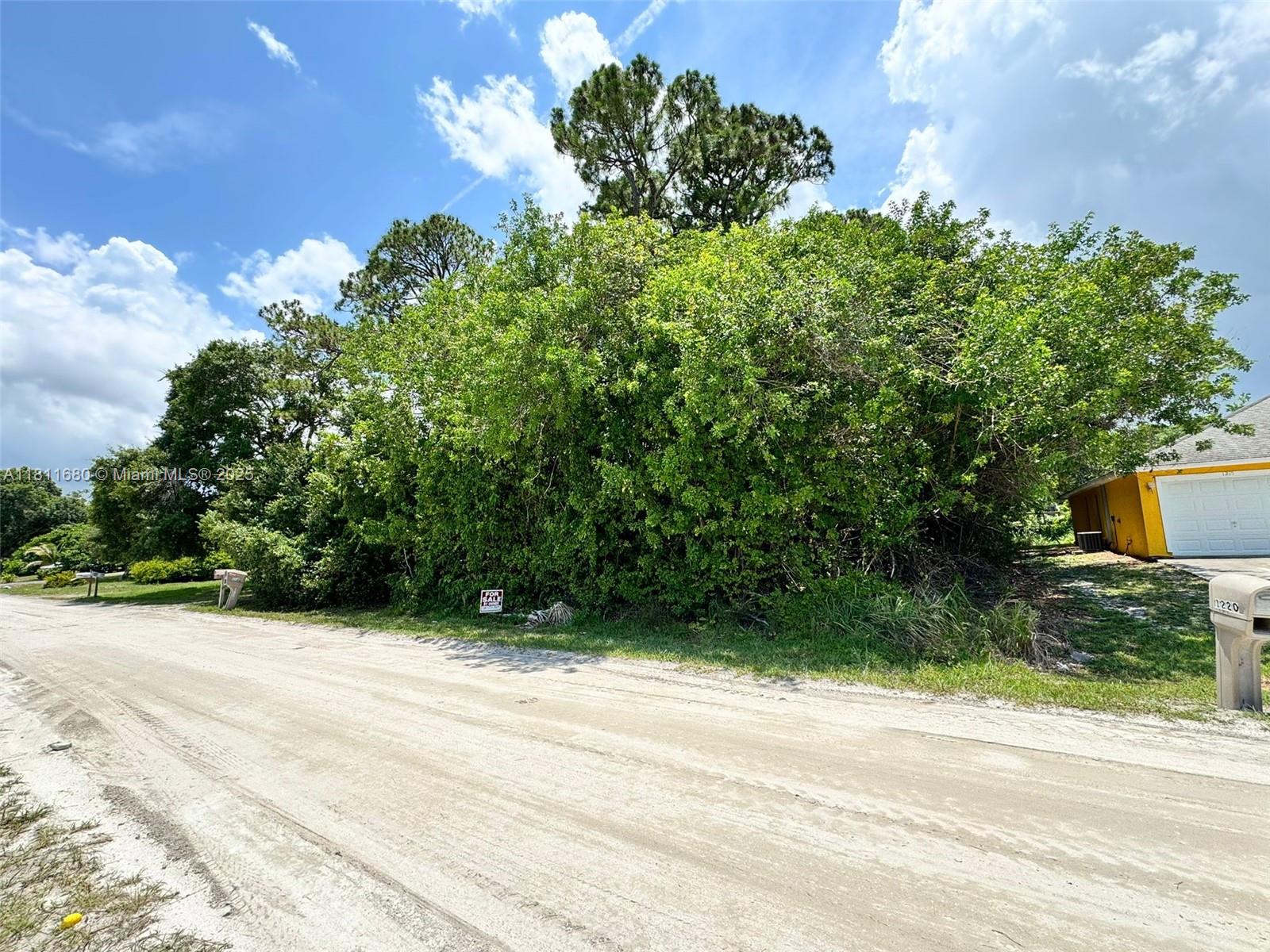 1225 SW 12th Ct Sw, Vero Beach, Florida image 2