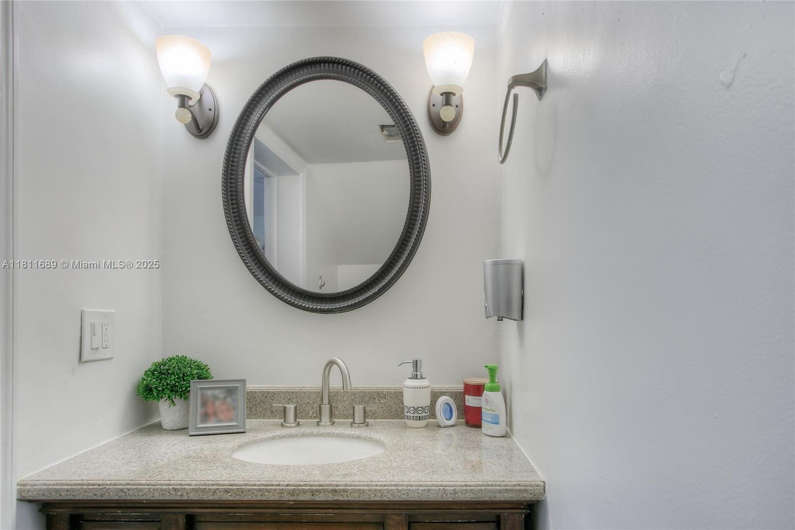 834 W 80th Pl, Hialeah, Florida image 5