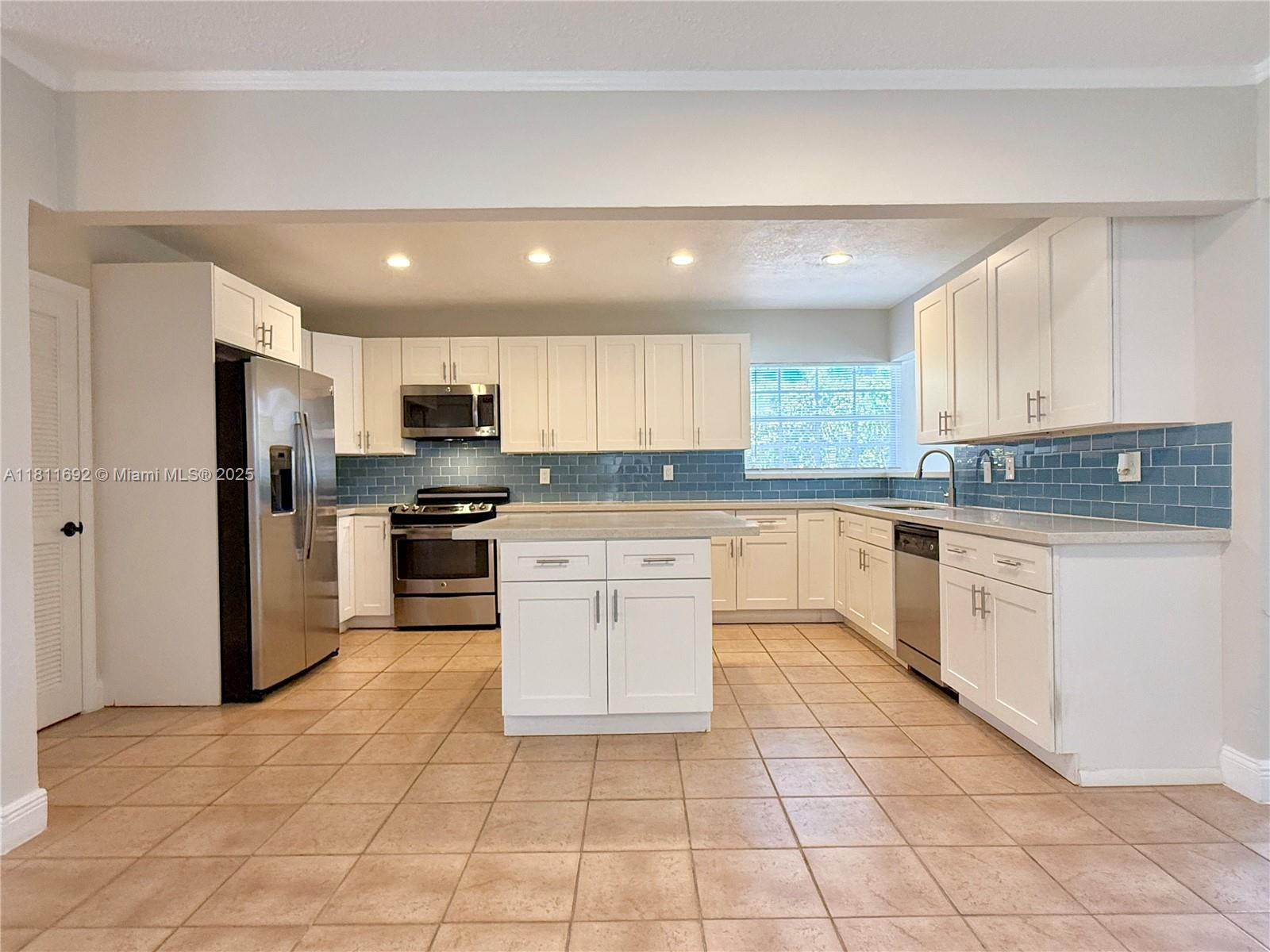 206 SE 3rd Pl, Dania Beach, Florida image 16