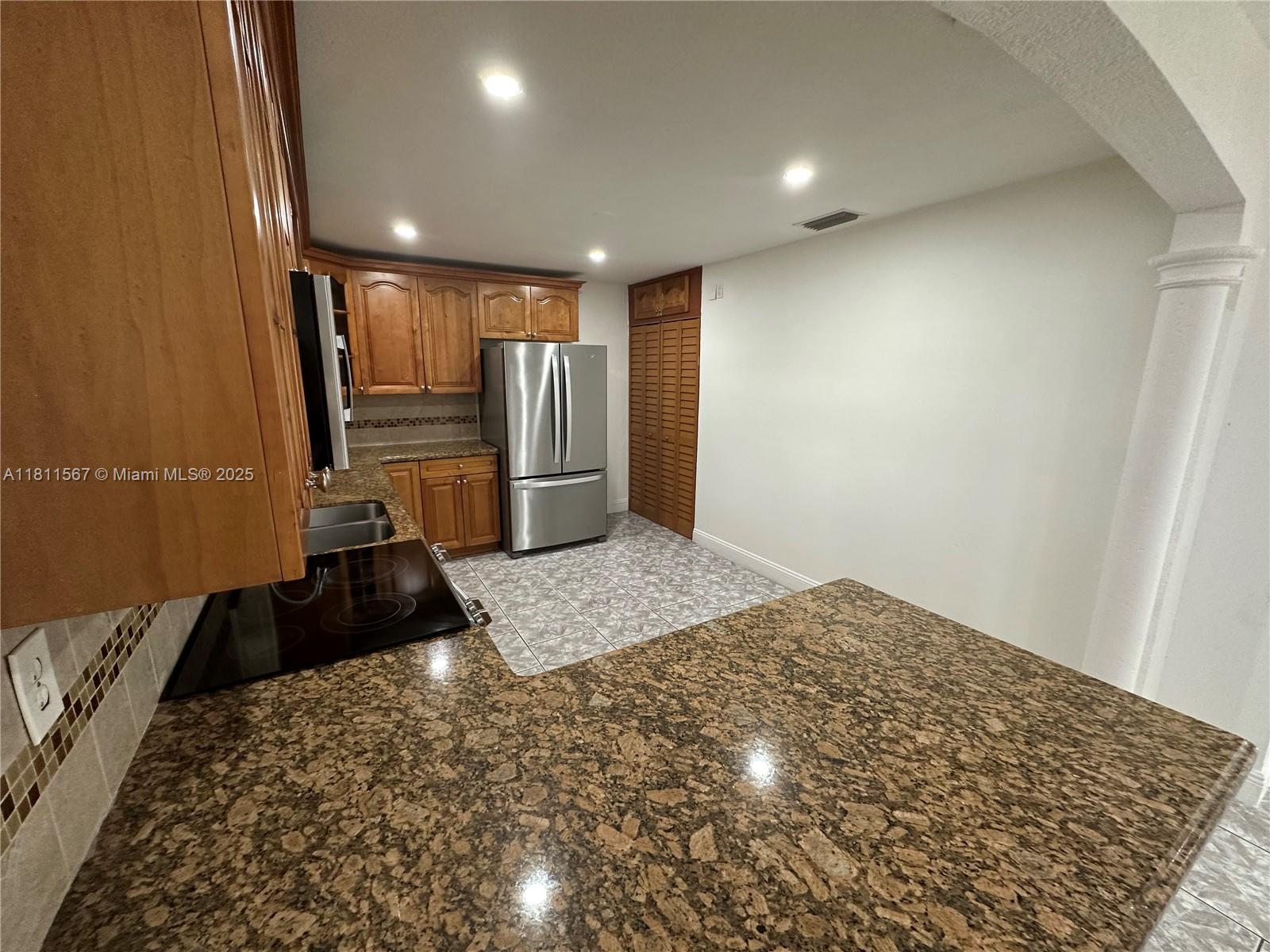 Property photo # 6