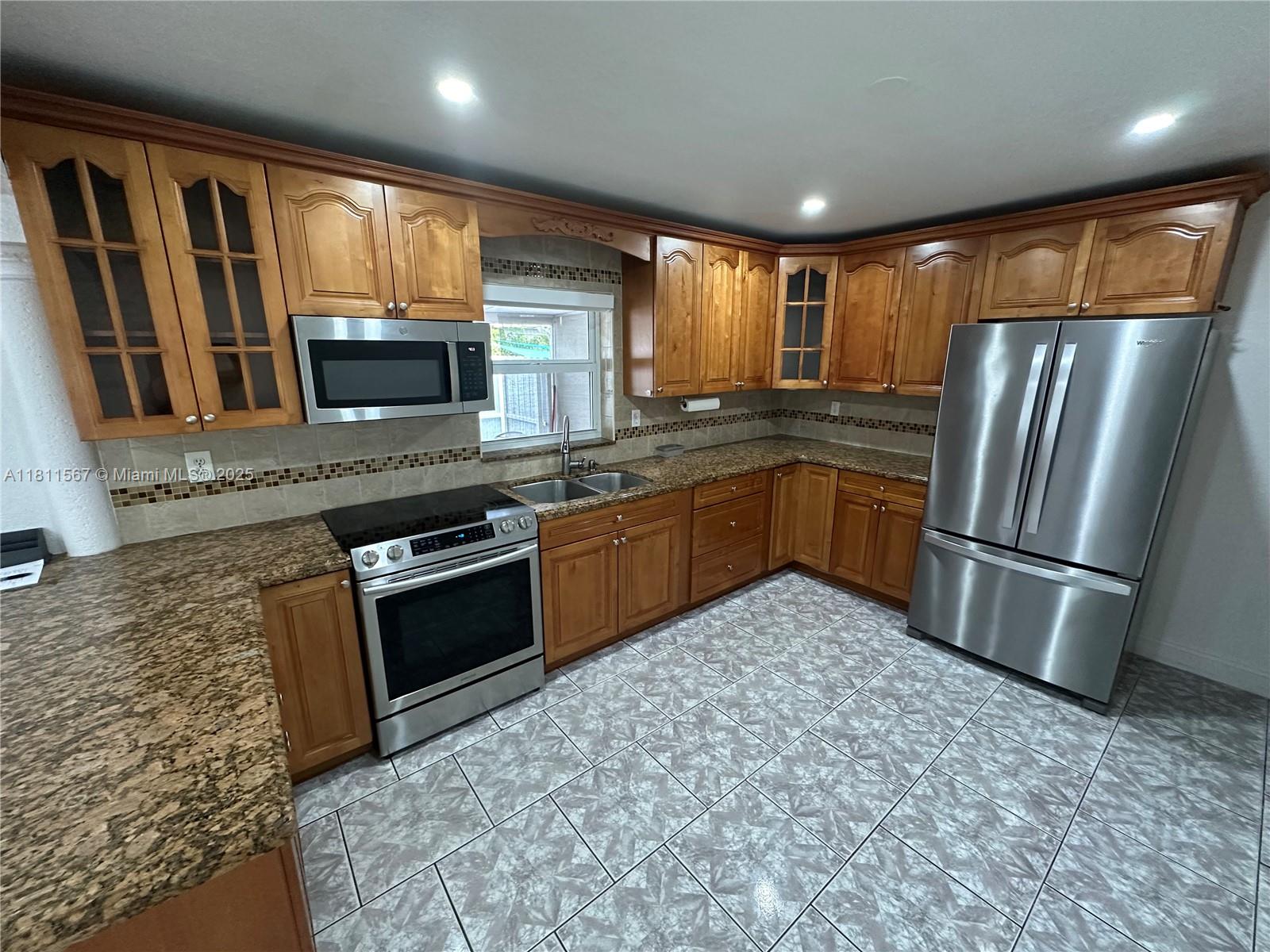 Property photo # 4