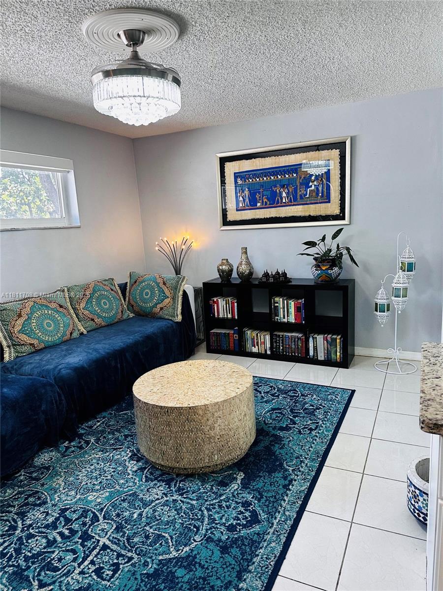 8600 NW 25th Ct, Sunrise, Florida image 10