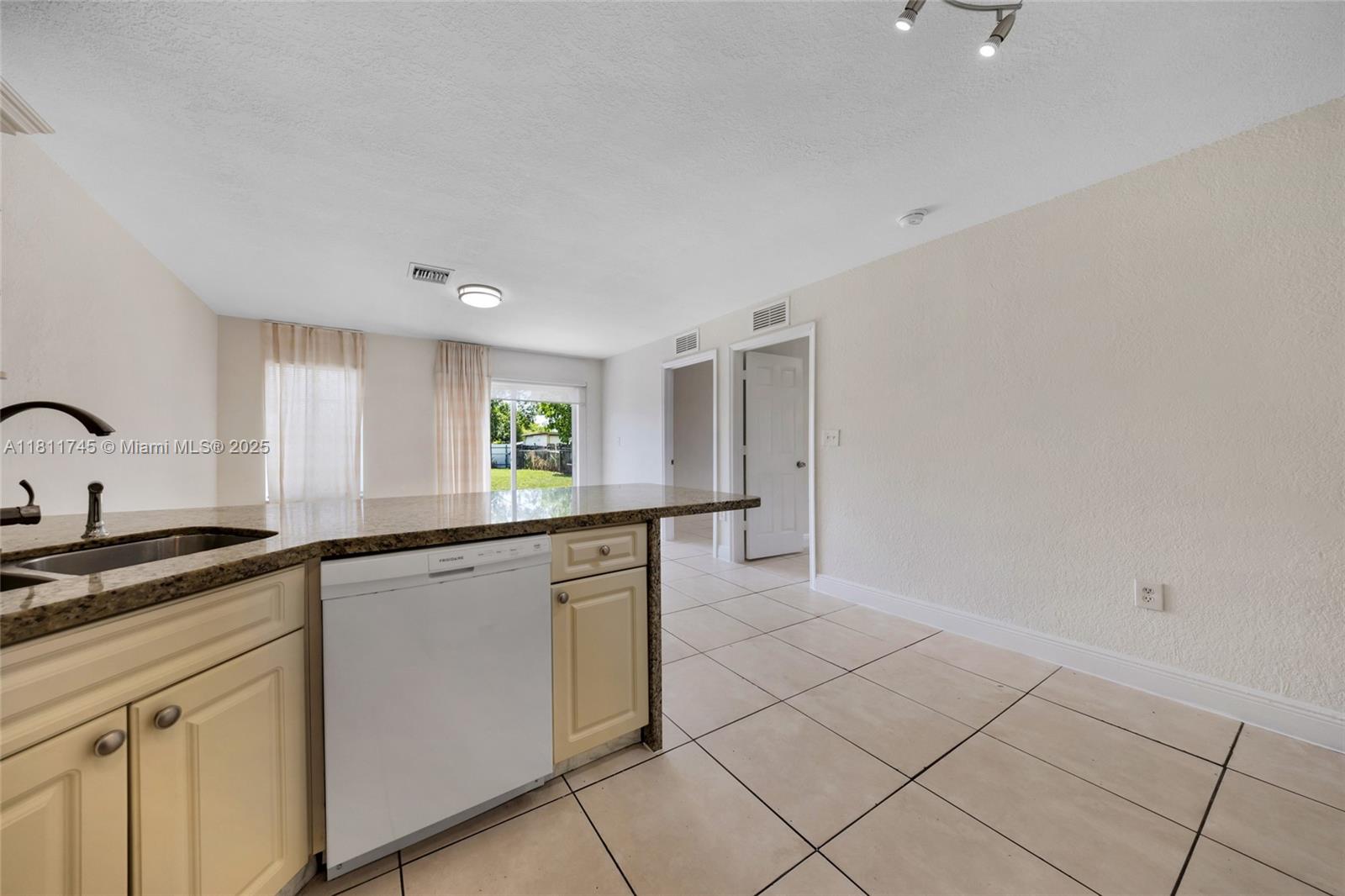 Property photo # 6