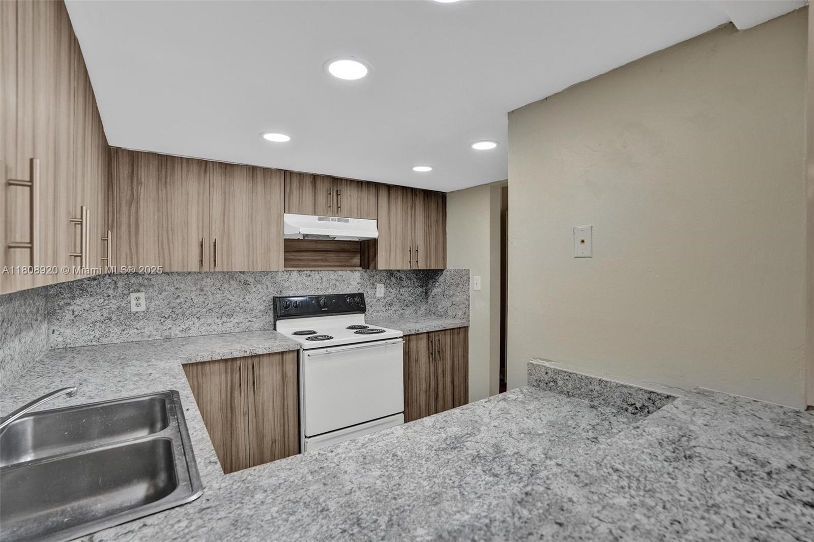 Property photo # 4