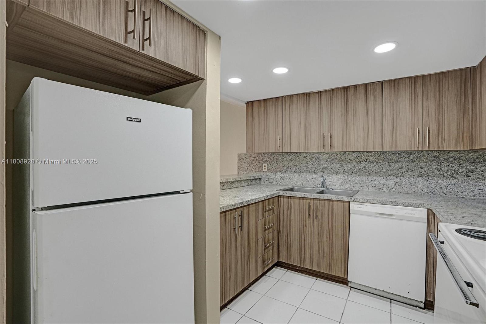 Property photo # 8