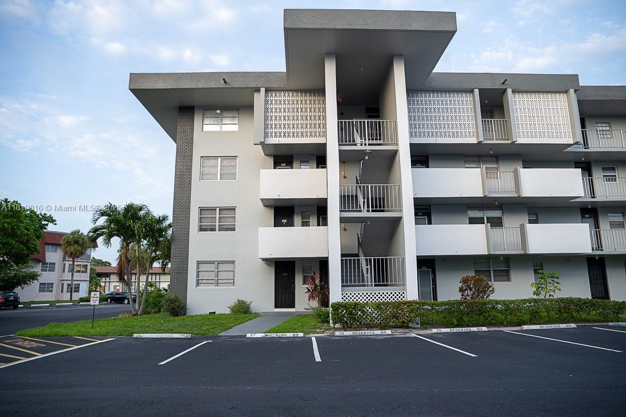 2861 NW 47th Ter #201A, Lauderdale Lakes, Florida image 18