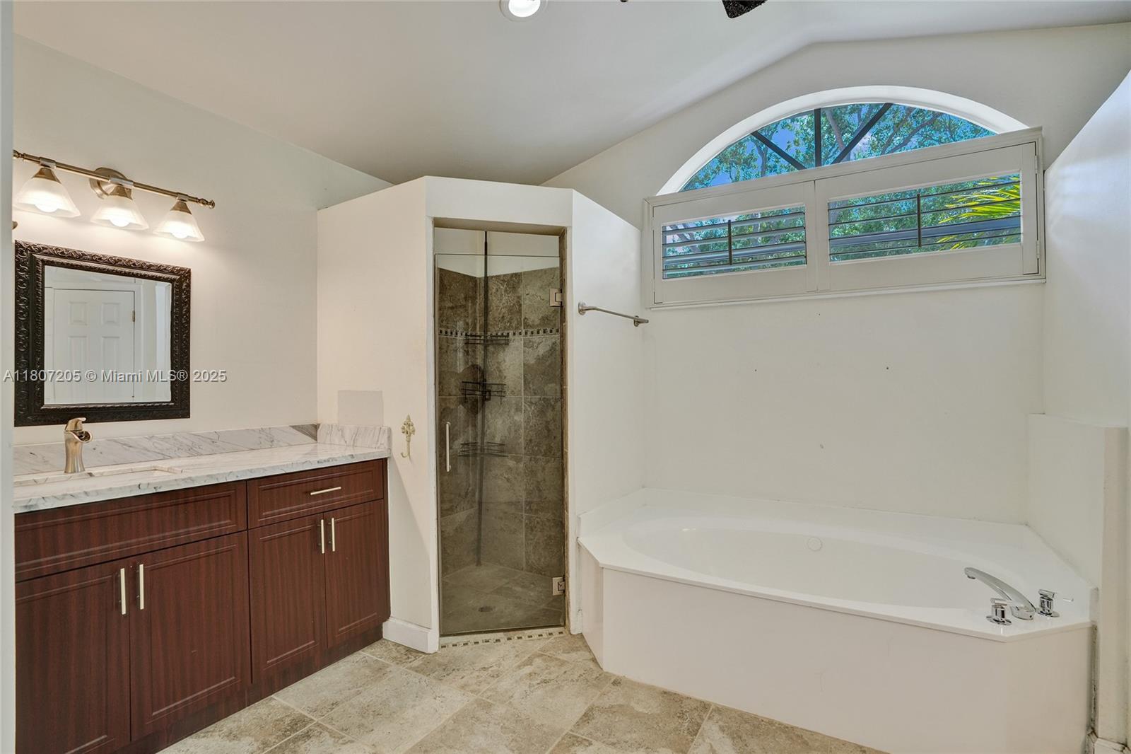 1589 Eastlake Way, Weston, Florida image 13