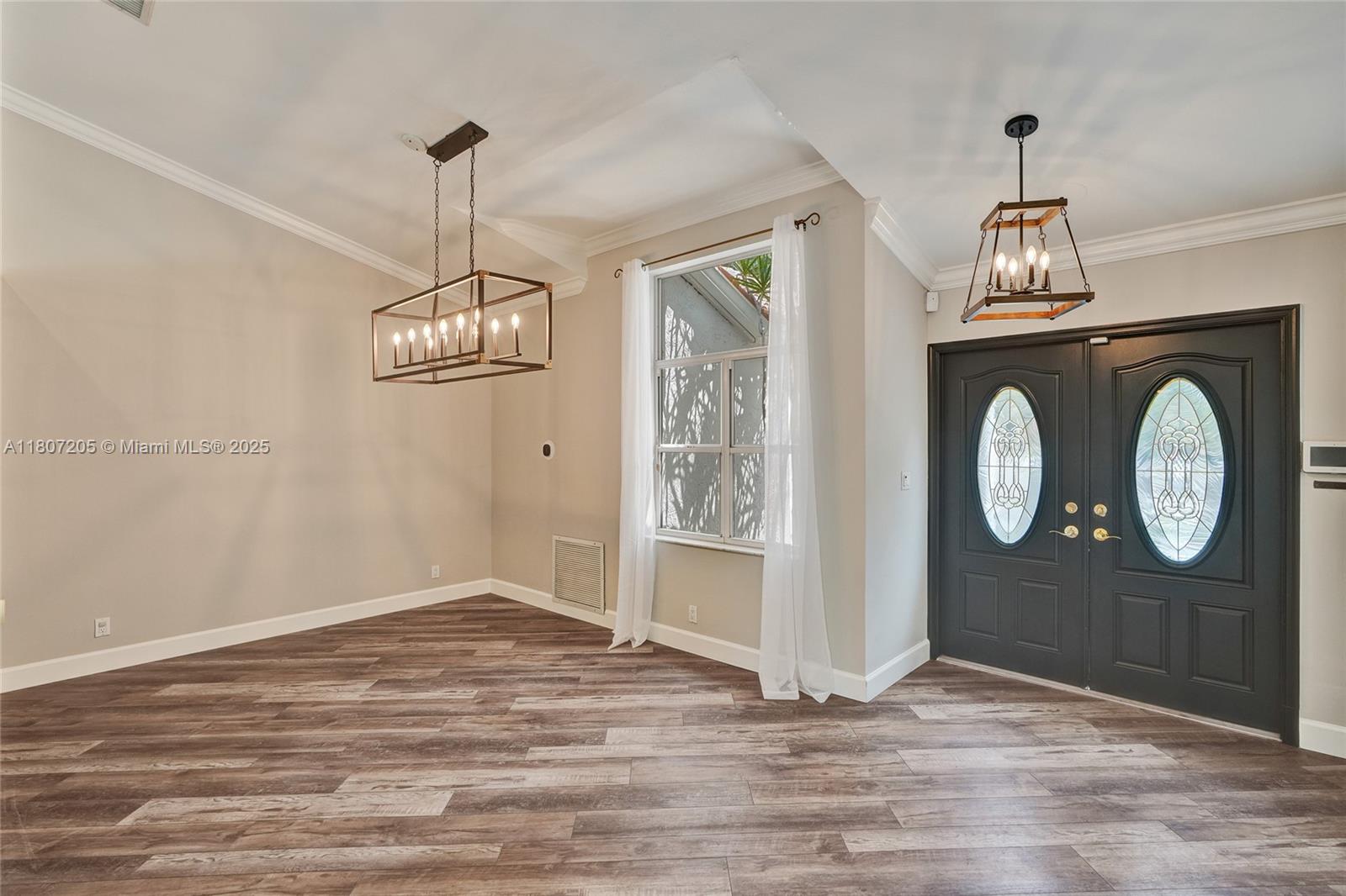 1589 Eastlake Way, Weston, Florida image 2