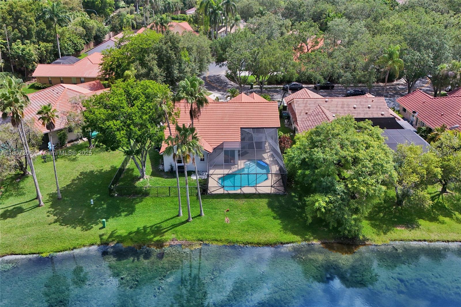 1589 Eastlake Way, Weston, Florida image 35