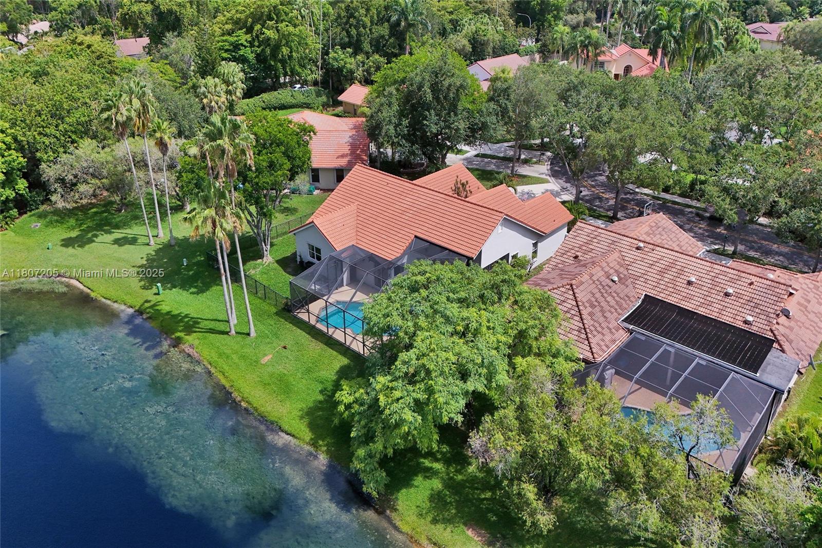 1589 Eastlake Way, Weston, Florida image 36