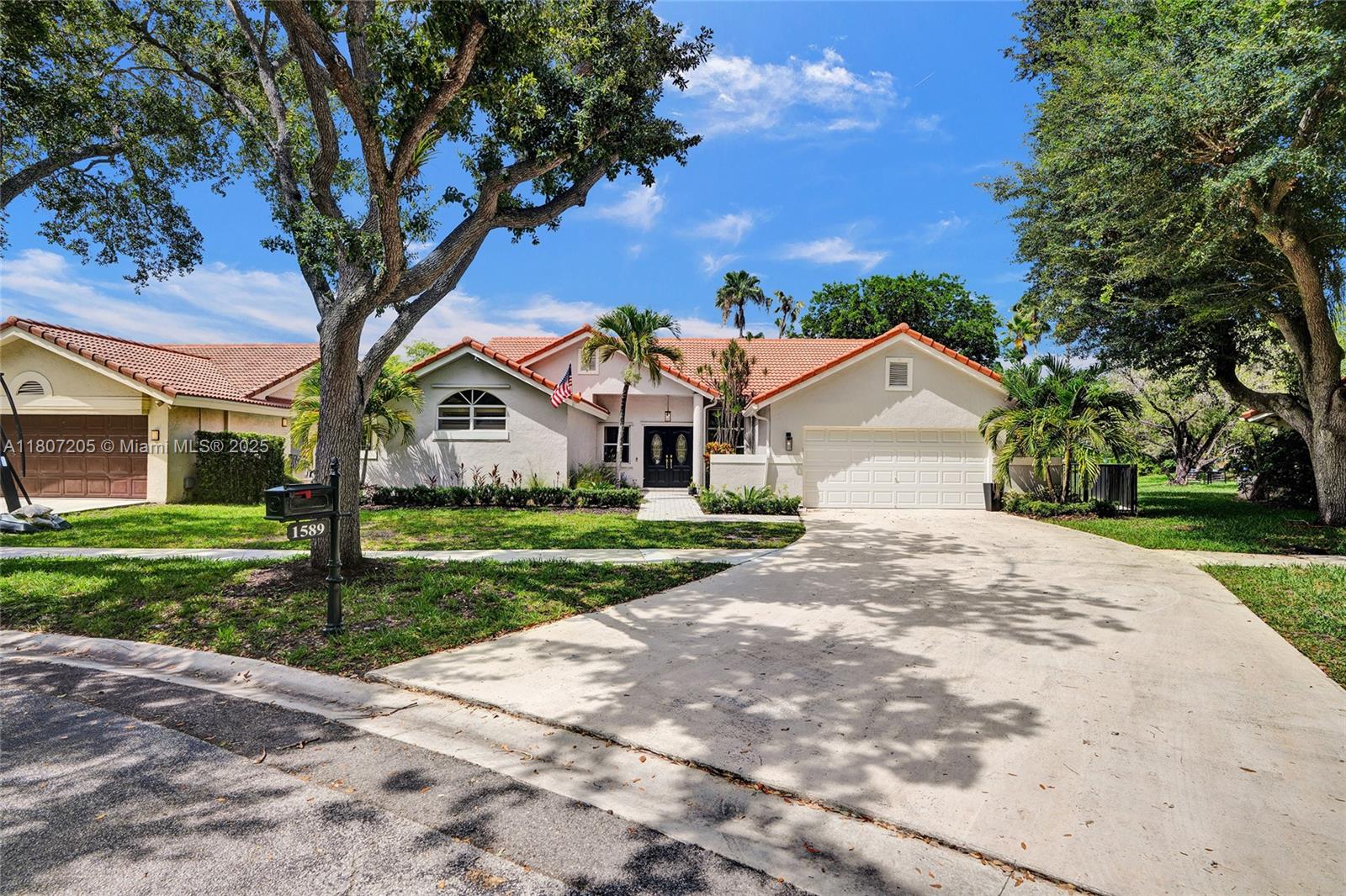 1589 Eastlake Way, Weston, Florida image 40