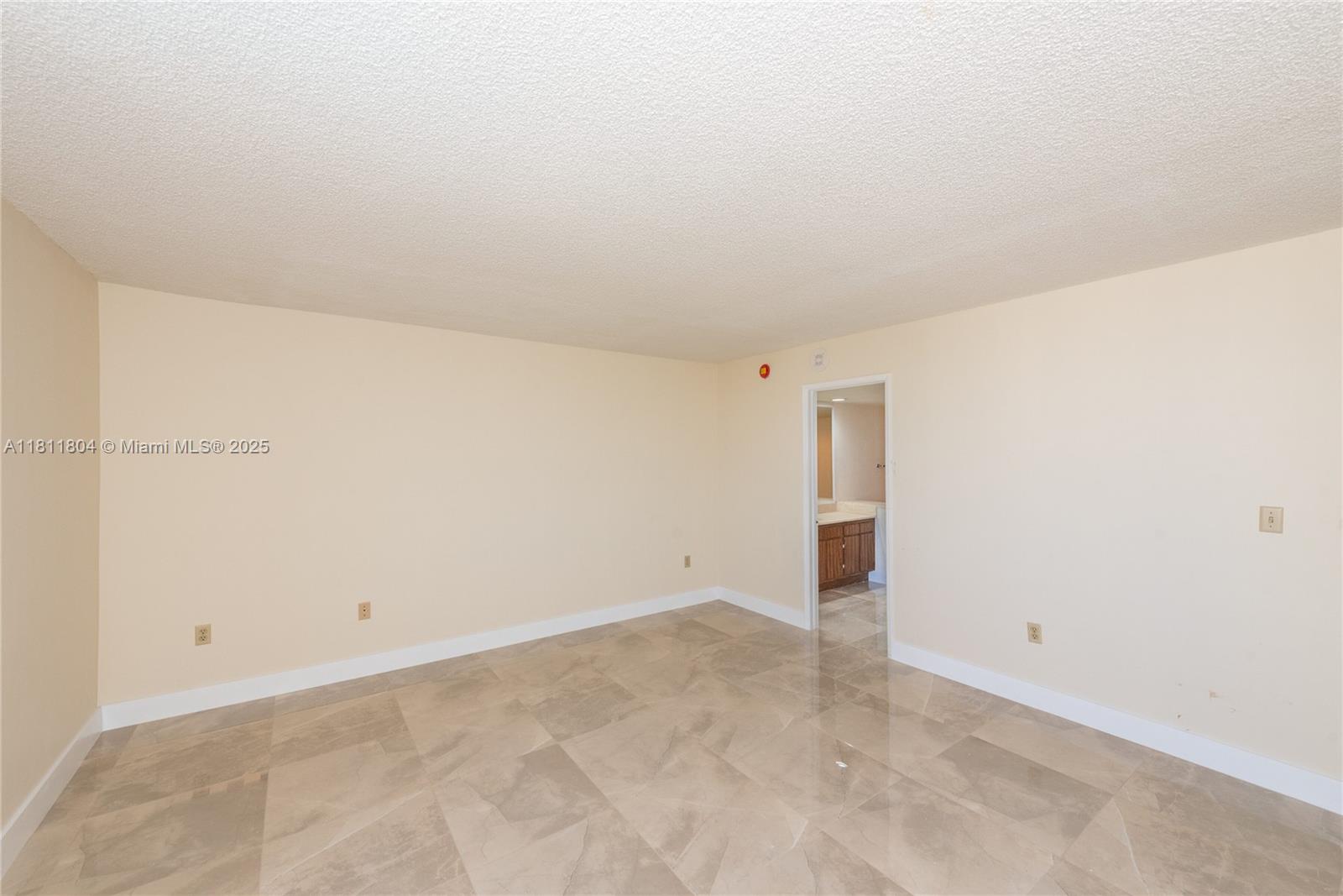 600 Biltmore Way #1014, Coral Gables FL 33134
