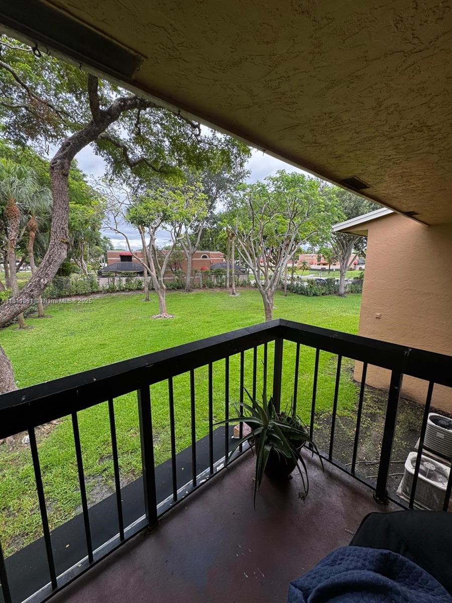 6023 N 10th Ave N #215, Green Acres, Florida image 10