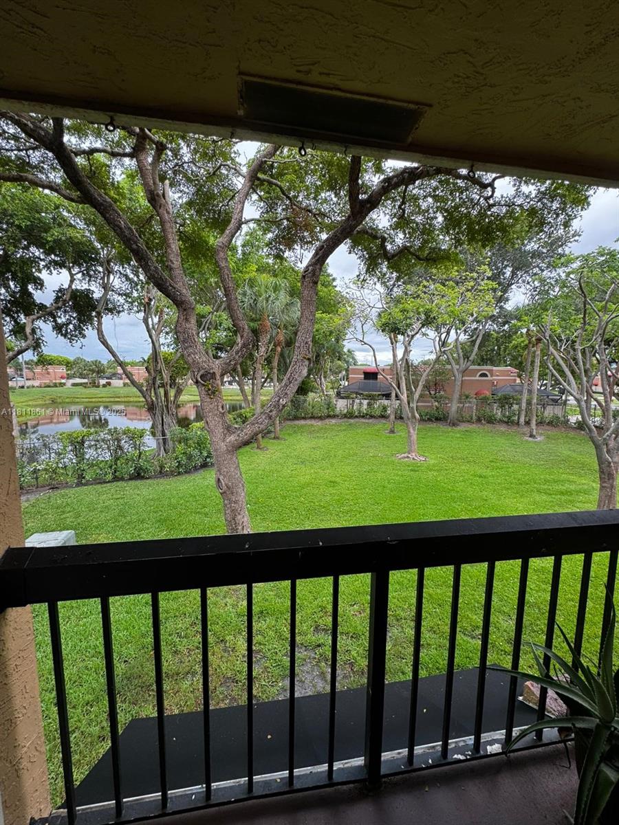 6023 N 10th Ave N #215, Green Acres, Florida image 11
