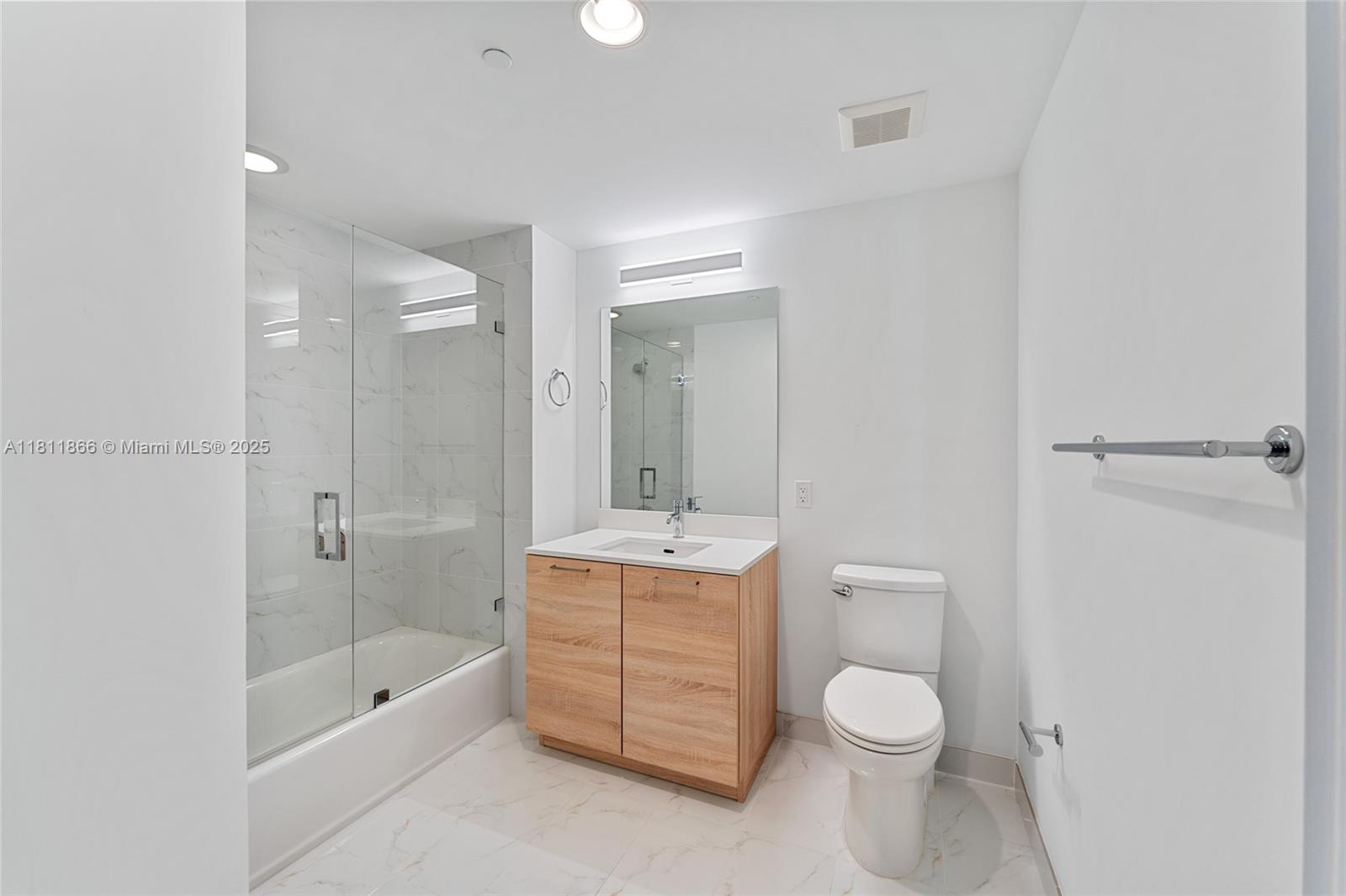 16385 NE Biscayne Blvd #1901+STORAGE, North Miami Beach, Florida image 20