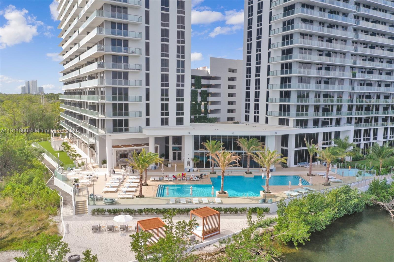 16385 NE Biscayne Blvd #1901+STORAGE, North Miami Beach, Florida image 24