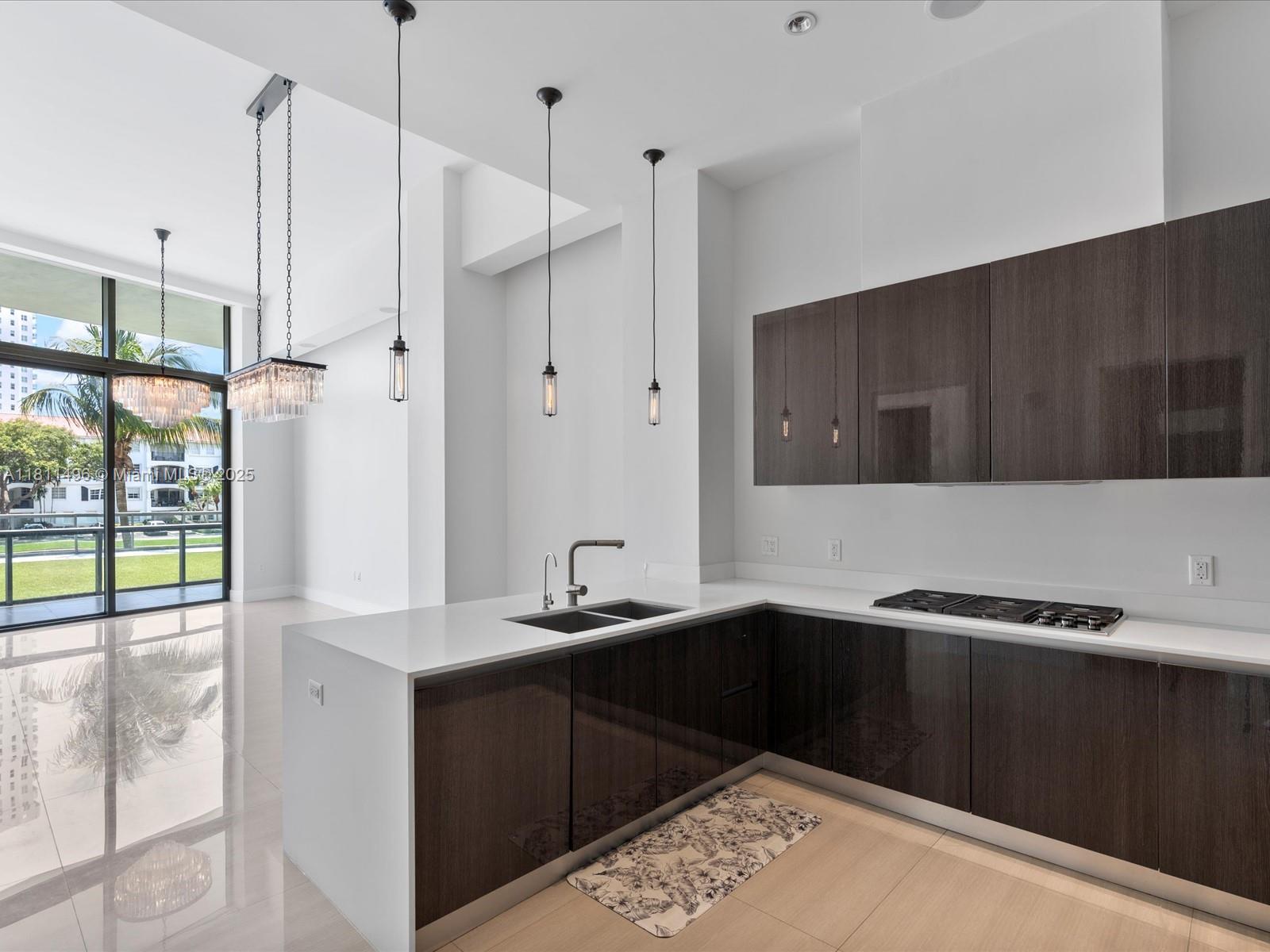 Condo for Rent in Aventura, FL