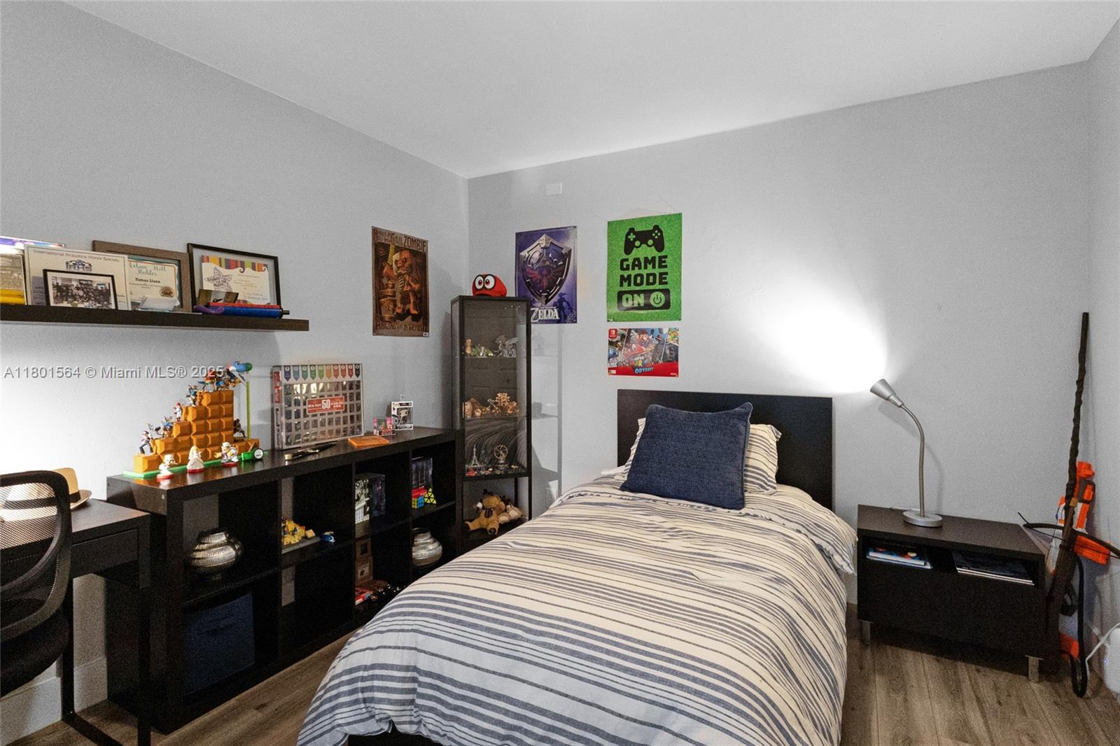 Residential, Weston, Florida image 22