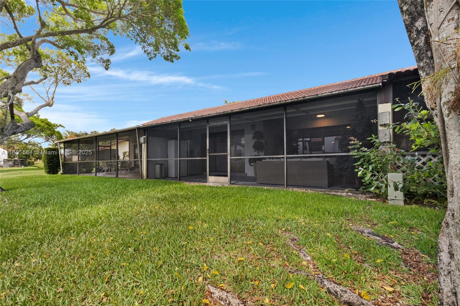 Residential, Weston, Florida image 39