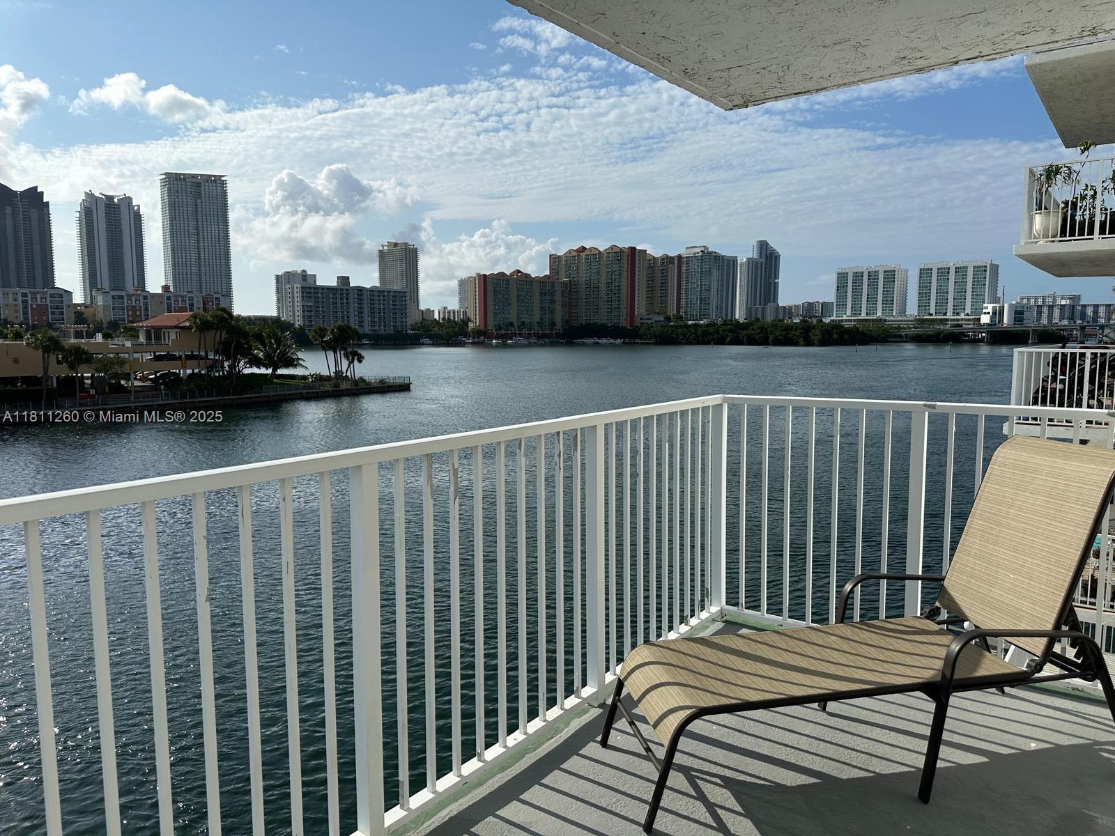 4000 NE 169th St #405, North Miami Beach, Florida image 1