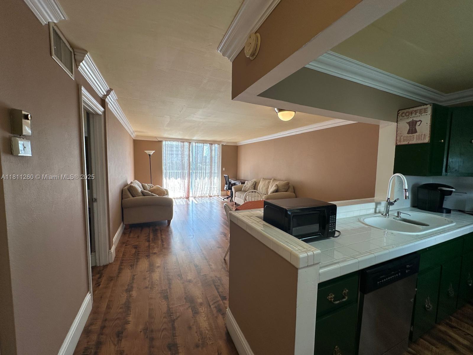 4000 NE 169th St #405, North Miami Beach, Florida image 3