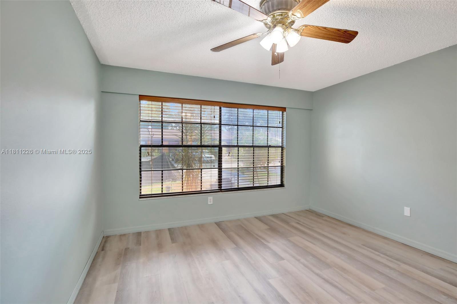 2001 Seagrape Ave, Pembroke Pines, Florida image 13