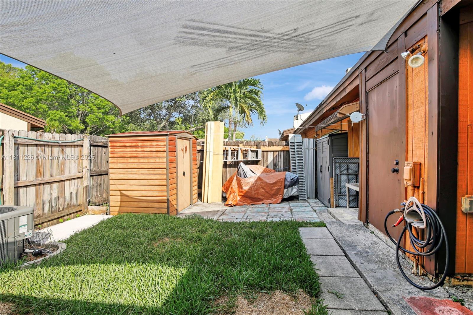 2001 Seagrape Ave, Pembroke Pines, Florida image 19