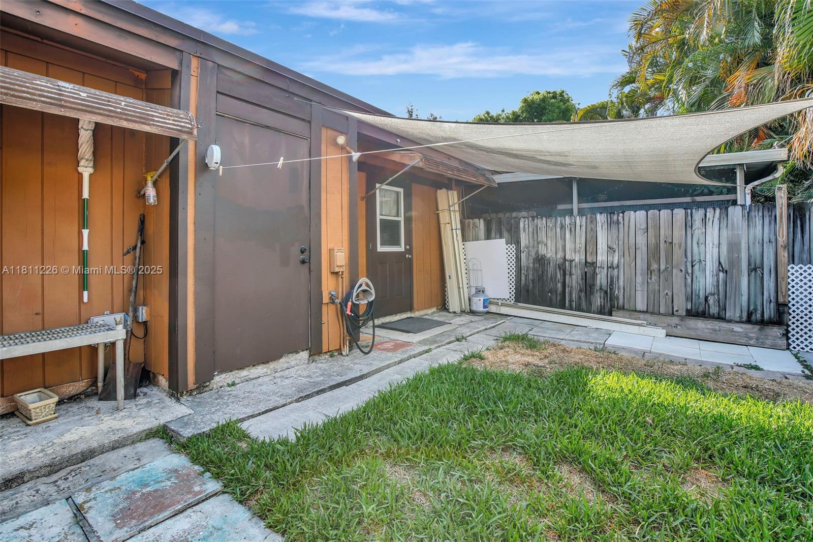 2001 Seagrape Ave, Pembroke Pines, Florida image 21
