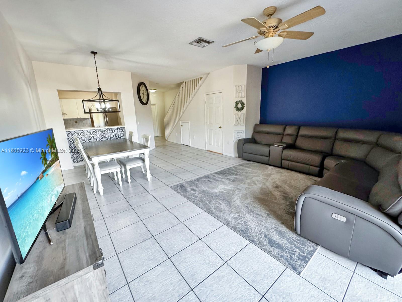 1104 NW 100th Ave, Pembroke Pines, Florida image 4