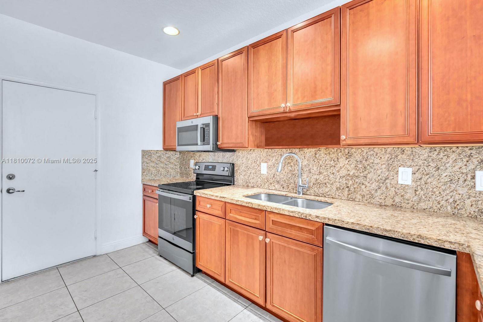 9741 Darlington Pl, Cooper City, Florida image 11