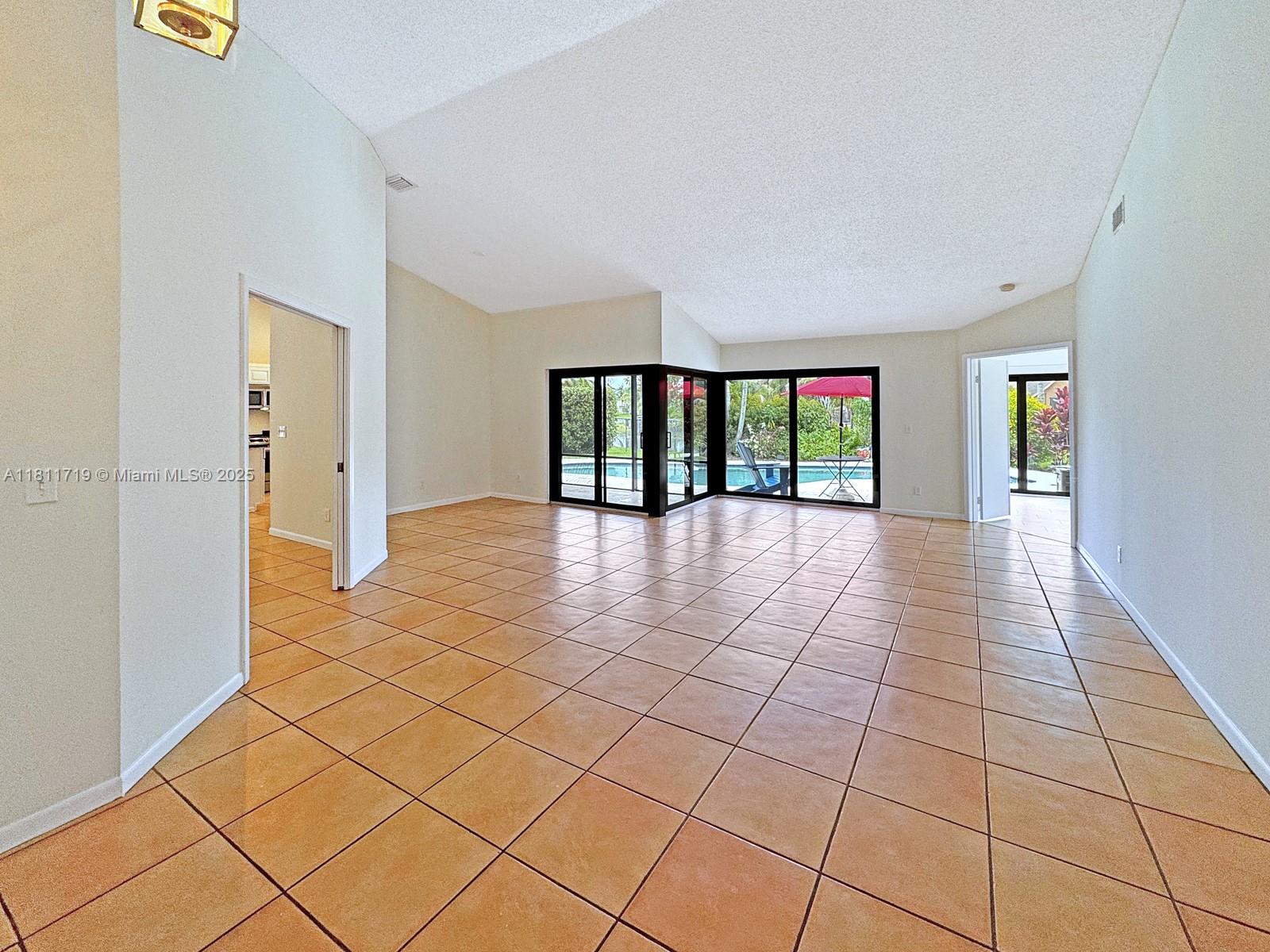 5816 SW 89th Way, Cooper City, Florida image 9
