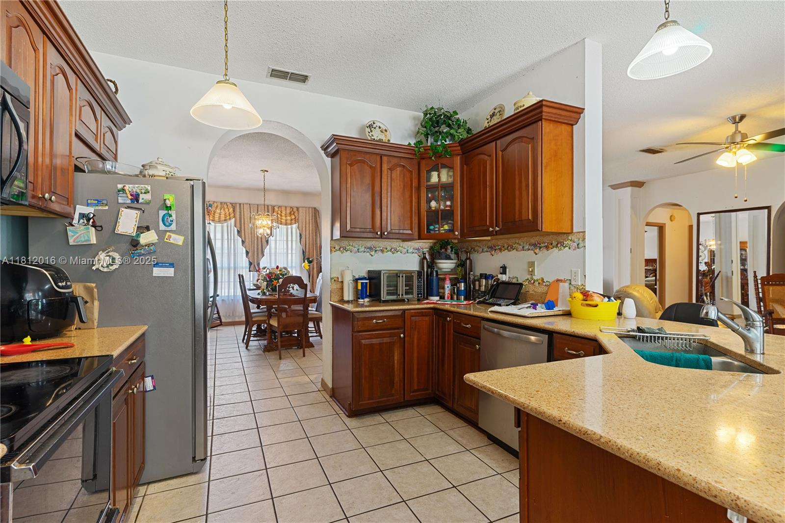 818 N Fairbanks Dr, Deltona, Florida image 4