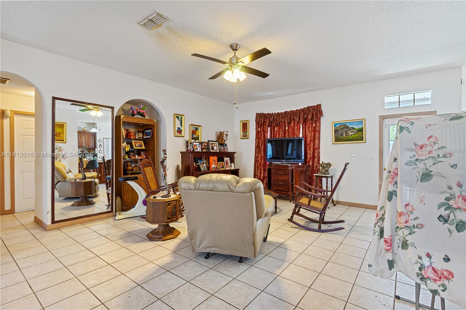 818 N Fairbanks Dr, Deltona, Florida image 5
