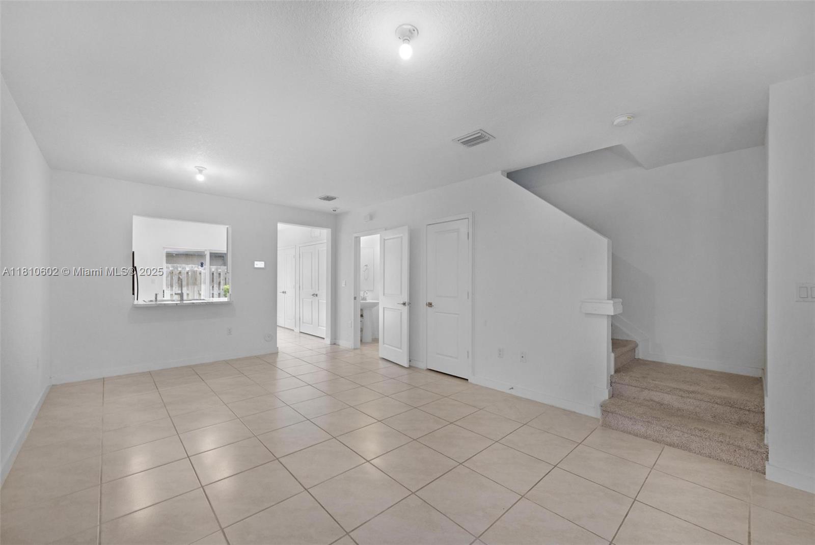 540 NE 5th Ter, Florida City, Florida image 3