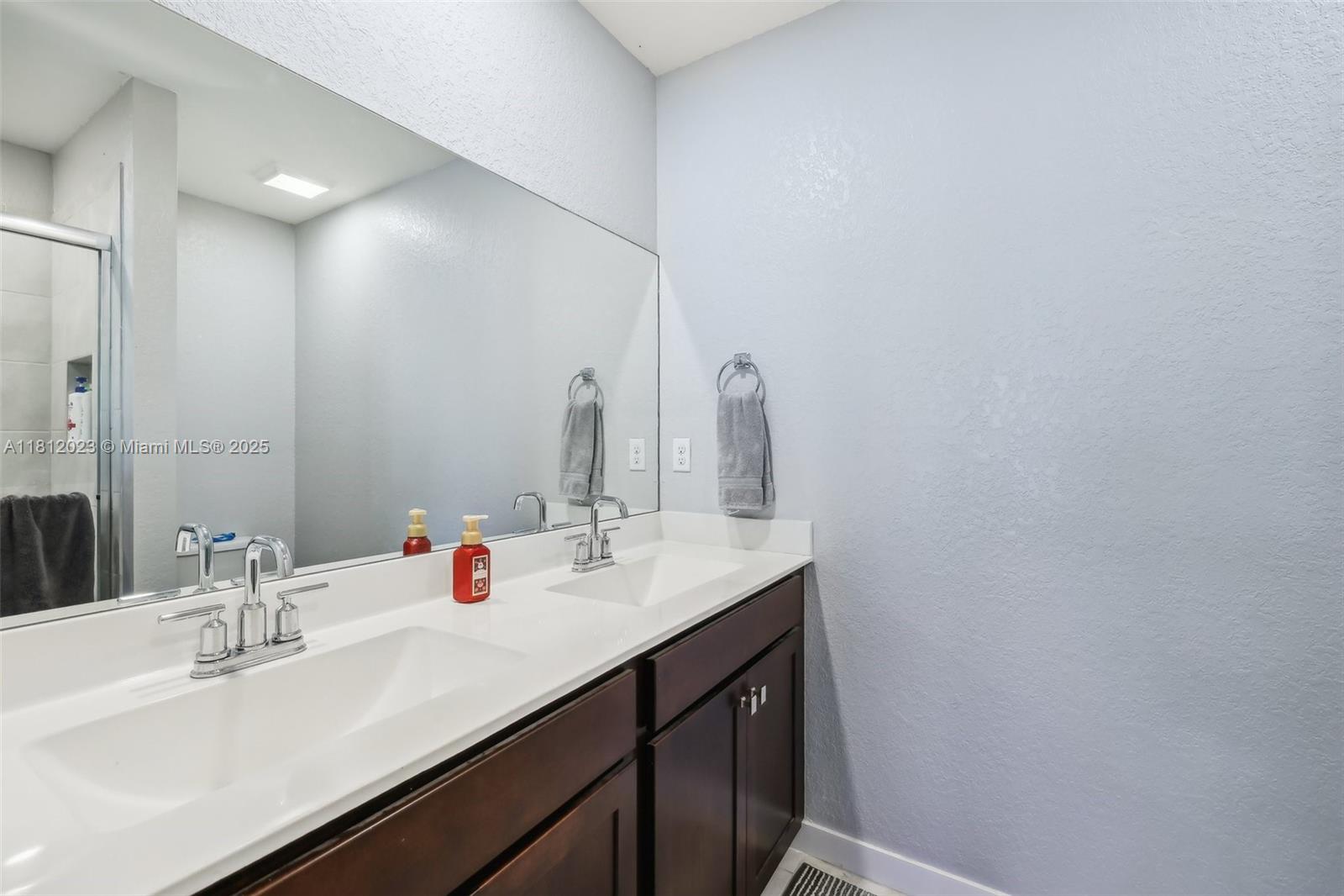 579 NE 6th Pl, Florida City, Florida image 21