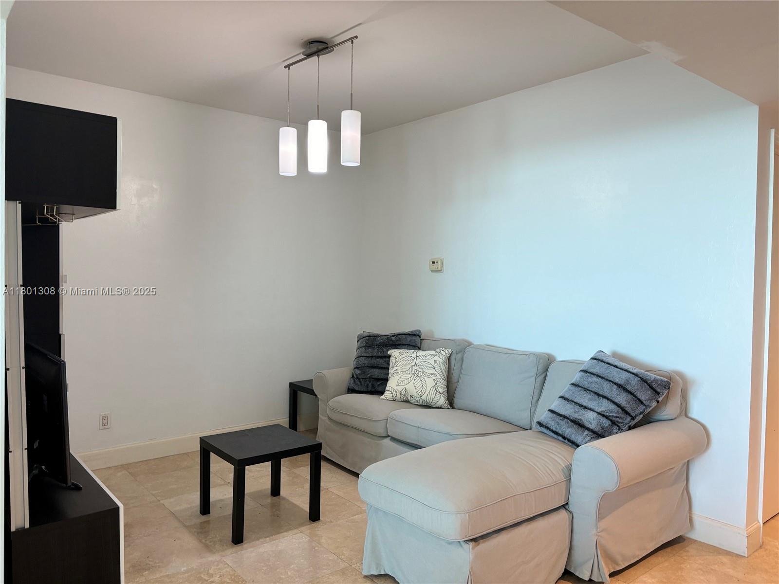 14951 Royal Oaks Ln #1804, North Miami, Florida image 9