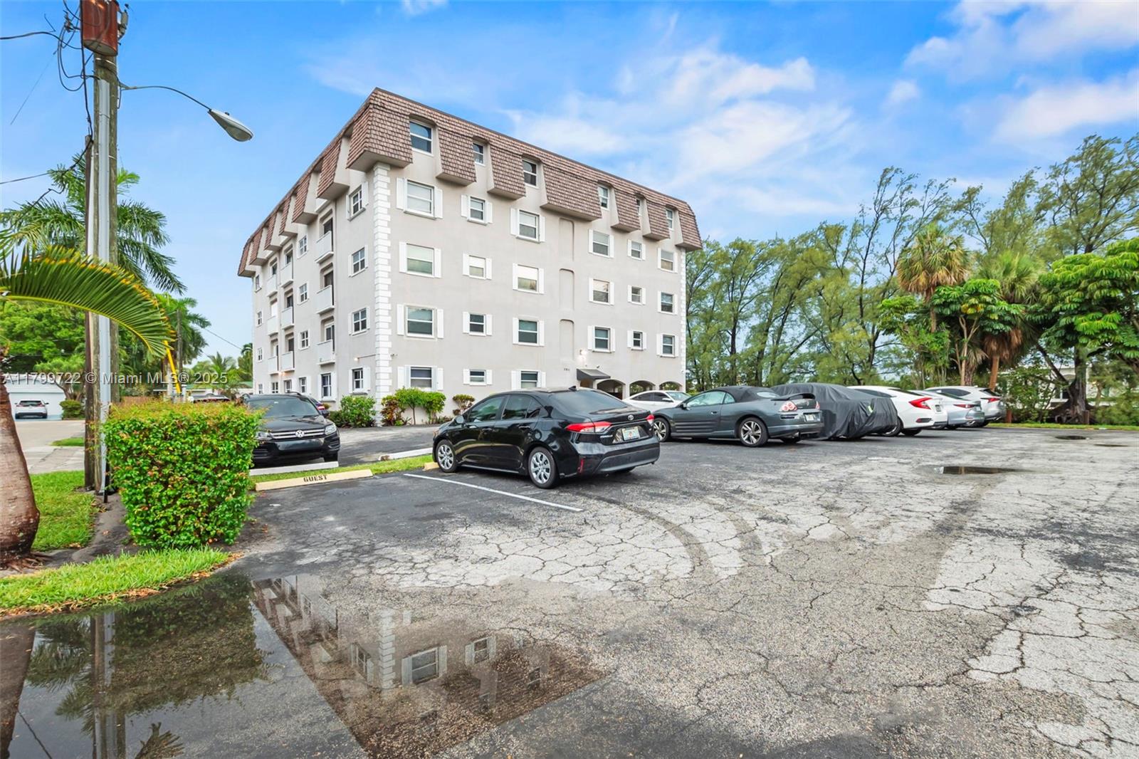 5911 14th Ln Unit 201 S, Fort Lauderdale, Florida 33334