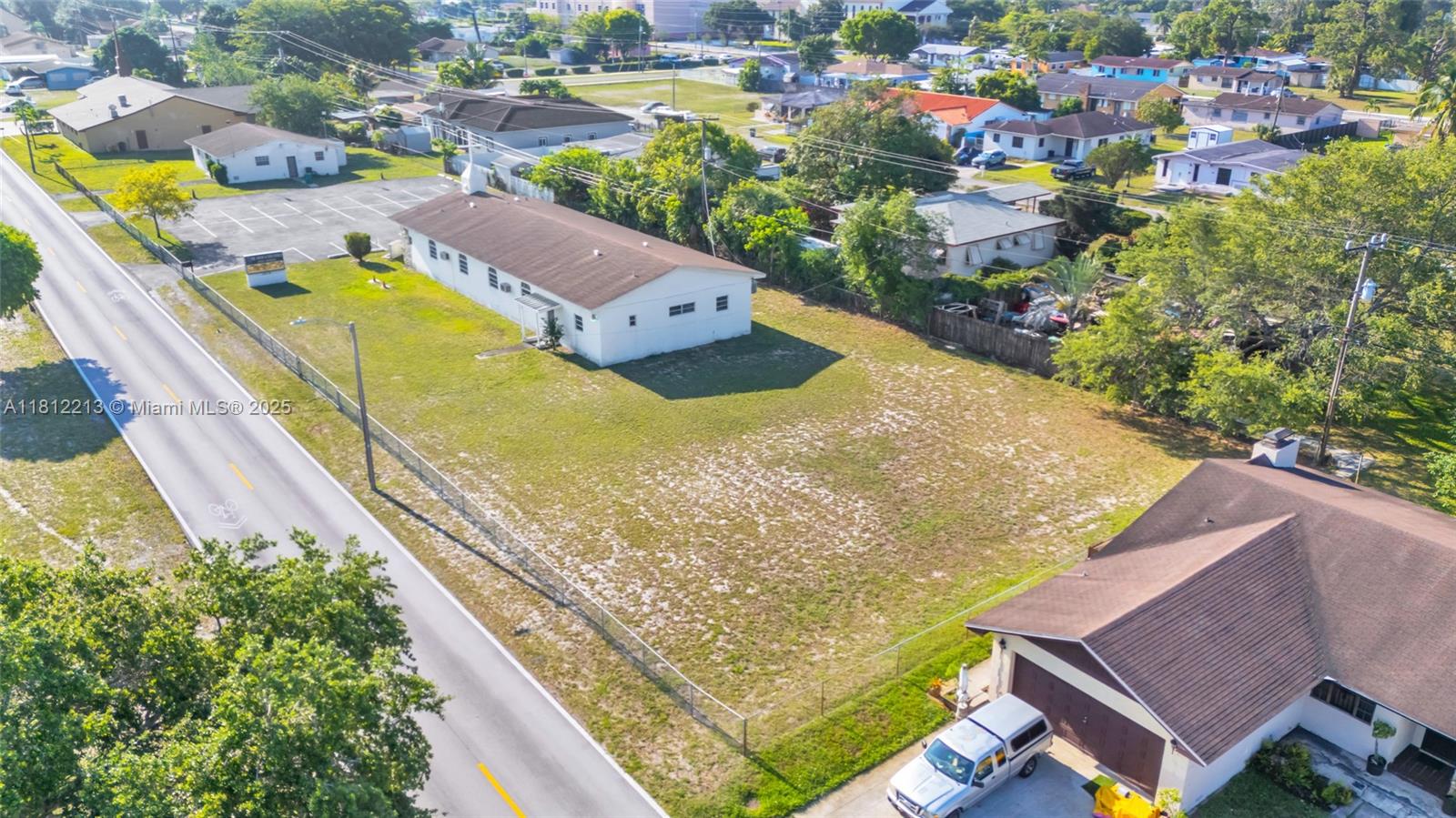 3480 NW 215th St, Miami Gardens, Florida image 4