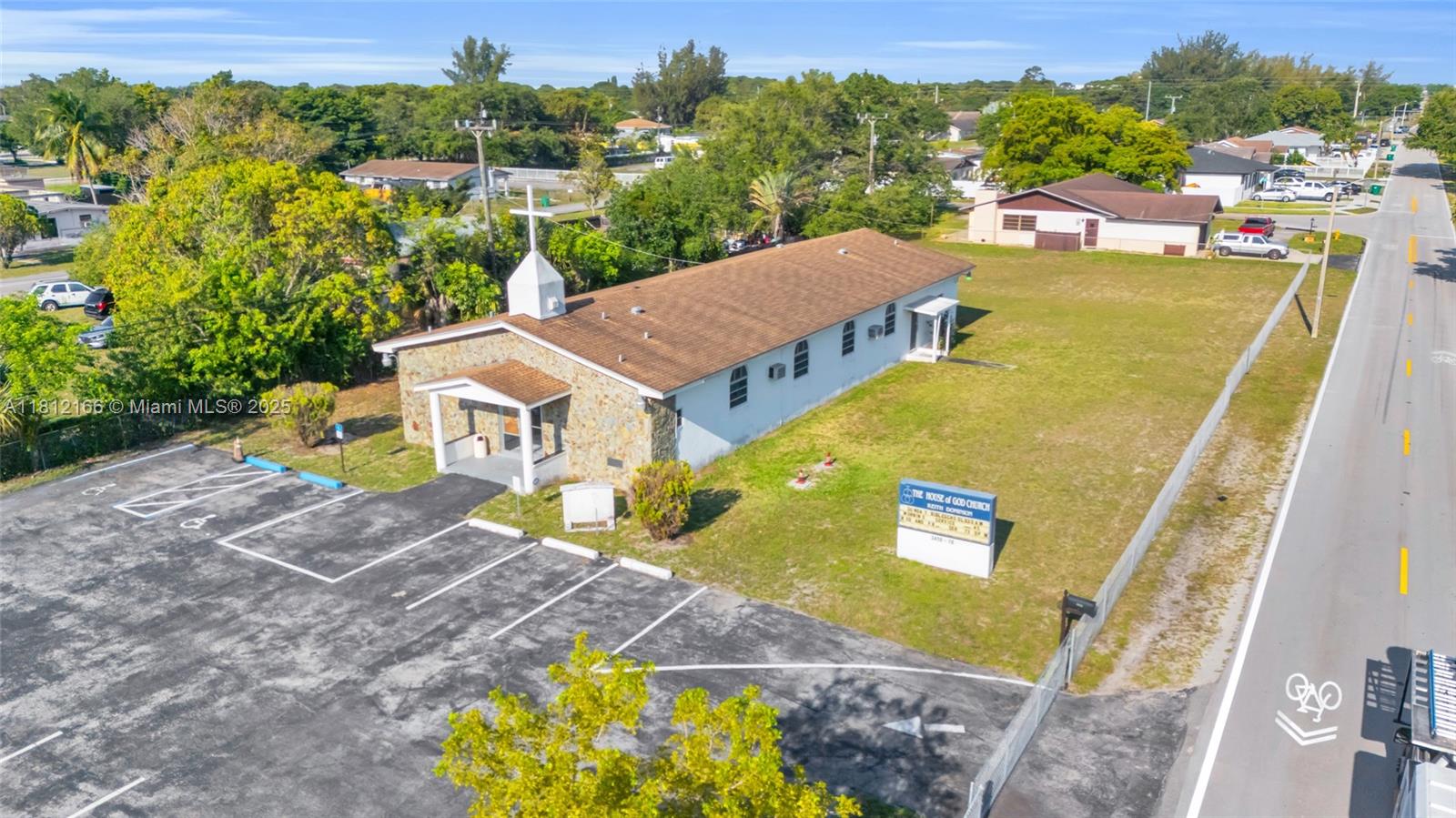 3470 NW 215th St, Miami Gardens, Florida image 1