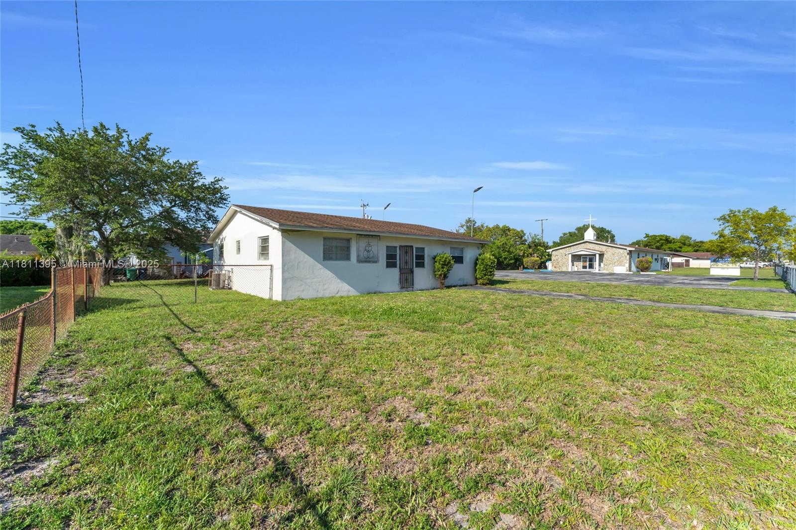 3420 NW 215th St, Miami Gardens, Florida image 2