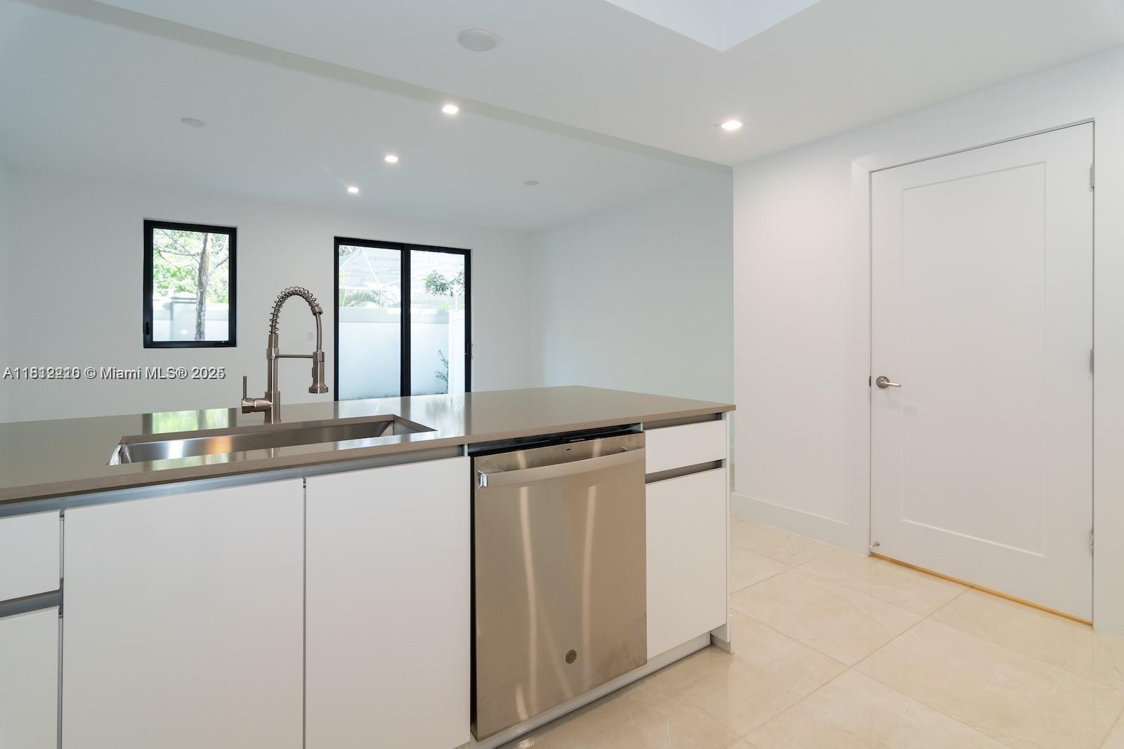 4141 N Oak Pl, Dania Beach, Florida image 14